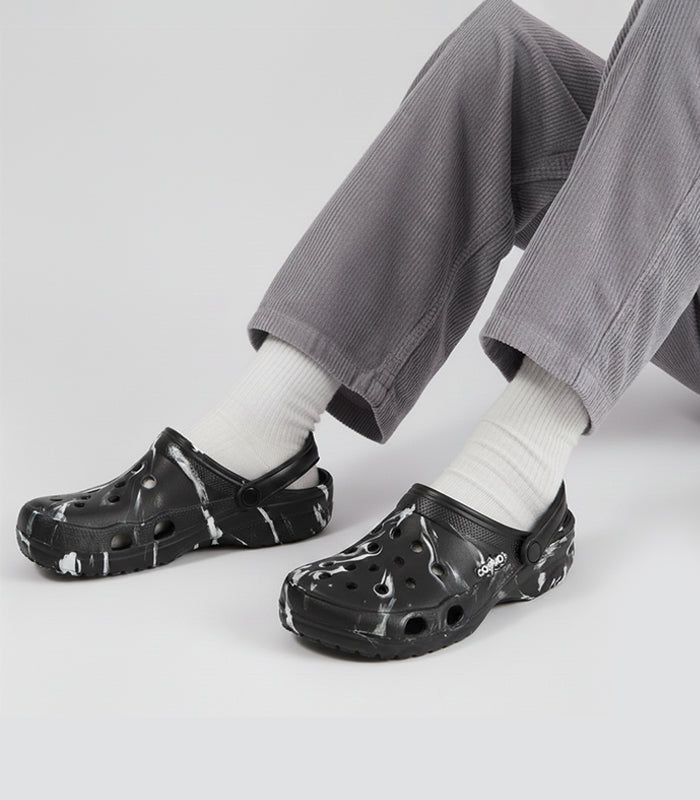 Leopard series marble print clogs